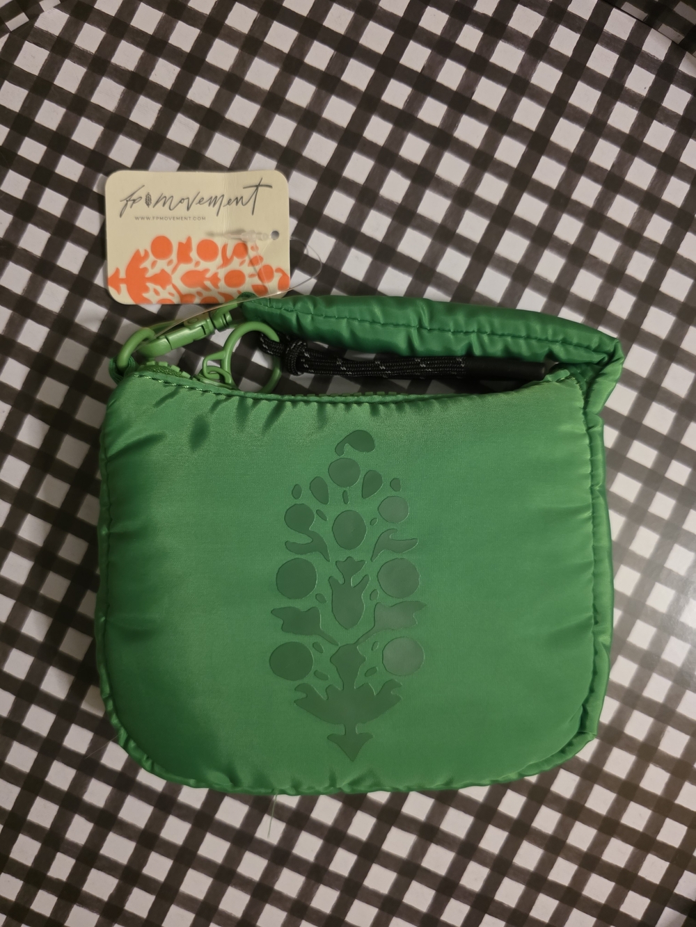 ✏️ NWT SOLD OUT! FP Movement Micro Buti Pouch Bag - Kelly Green